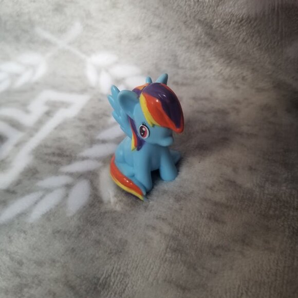 My Little Pony Figure Rainbow Dash Blue MLP G4 Mini Figurine - Picture 1 of 4